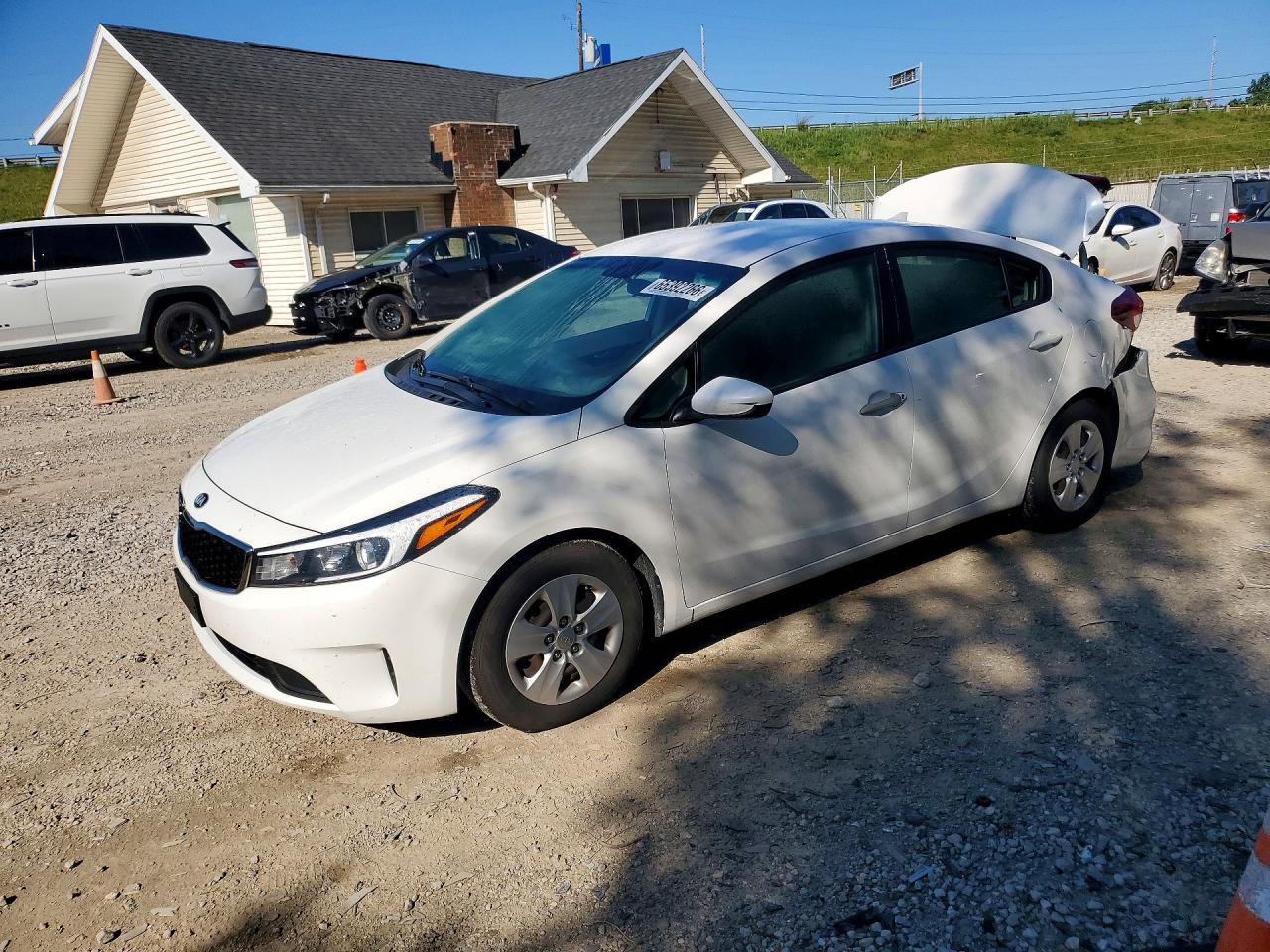 2017 KIA FORTE LX | 3KPFL4A73HE063679 | UPCARS