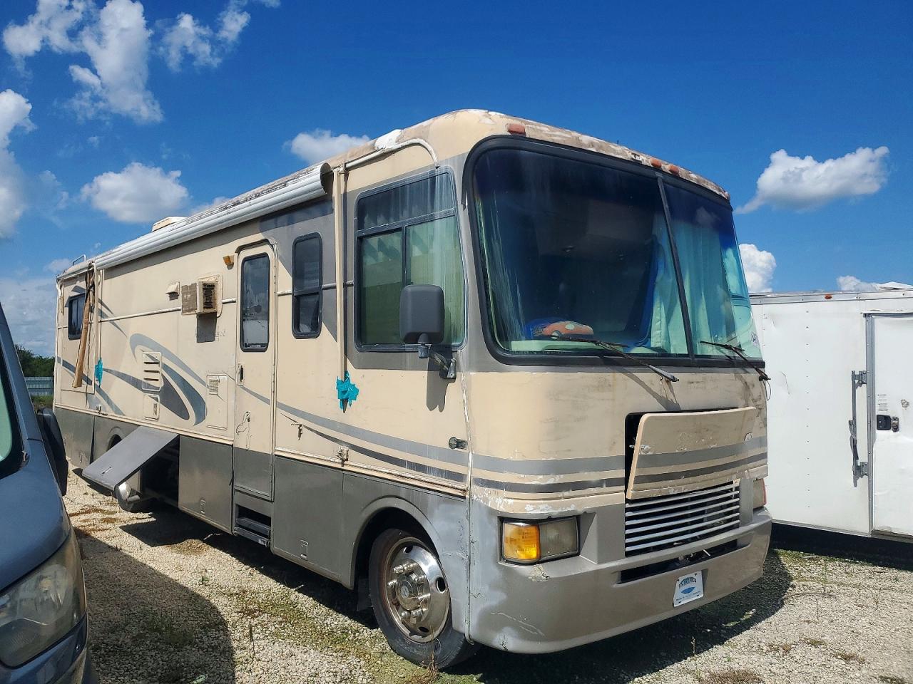2003 UNKNOWN UNKNOWN | 5B4MP67G823347957 | UPCARS