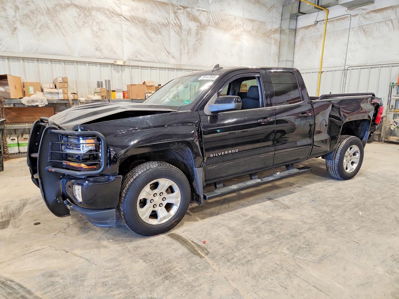 2017 CHEVROLET SILVERADO K1500 LT | 1GCVKREC0HZ271686 | UPCARS
