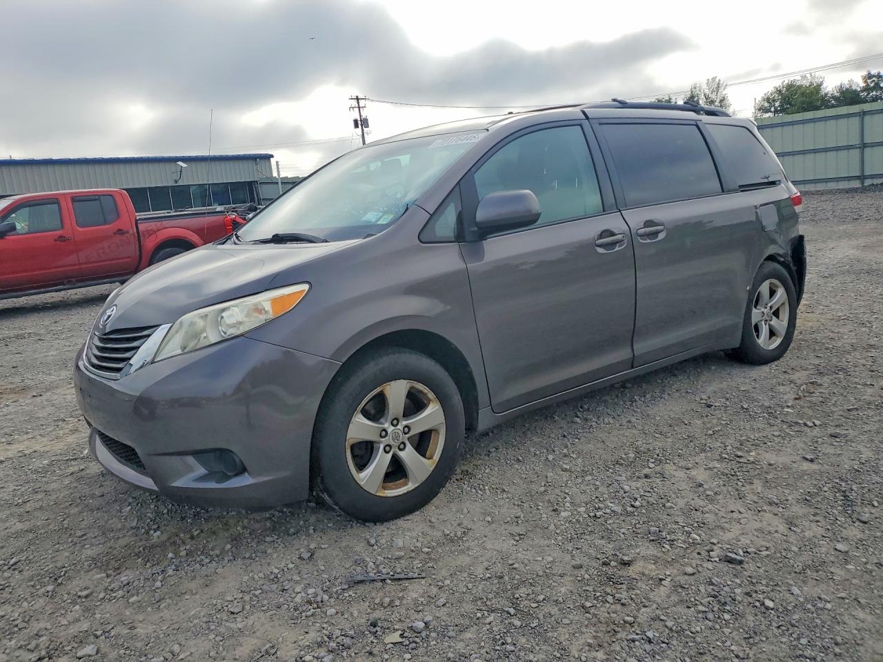 2011 TOYOTA SIENNA LE | 5TDKK3DC3BS159085 | UPCARS