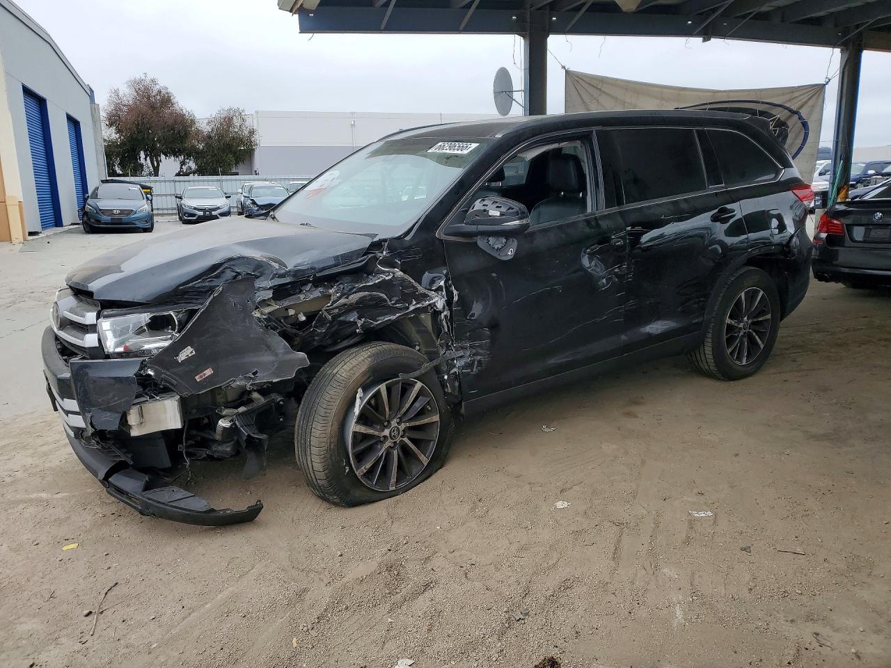2019 TOYOTA HIGHLANDER XLE | 5TDKZRFH6KS345095 | UPCARS