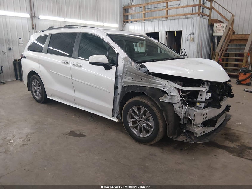 2025 TOYOTA SIENNA XLE | 5TDYSKFC3SS160982 | UPCARS