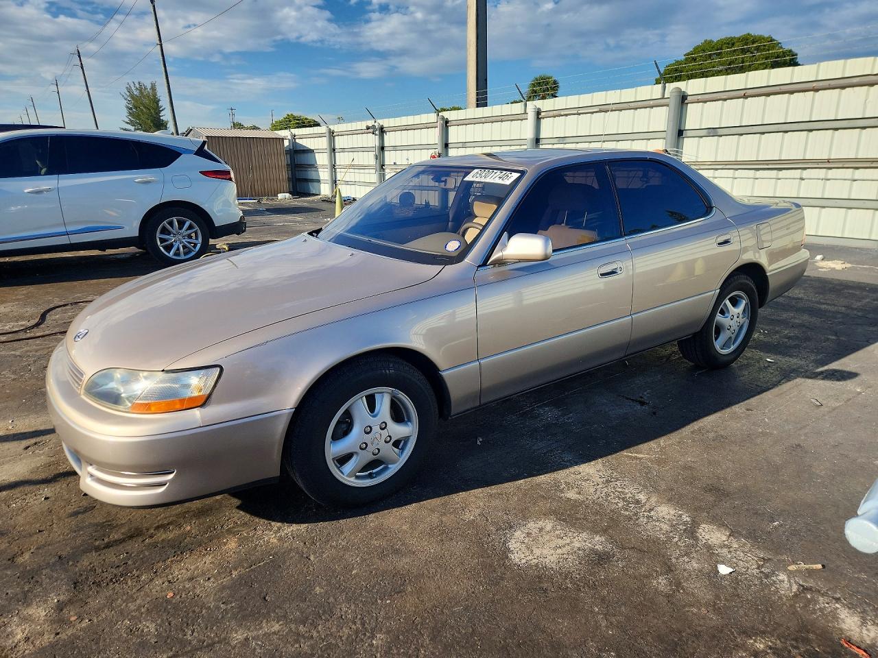 1994 LEXUS ES 300 BASE | JT8GK13T7R0060387 | UPCARS