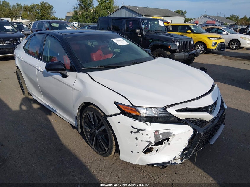 2018 TOYOTA CAMRY XSE | 4T1B61HK2JU127311 | UPCARS