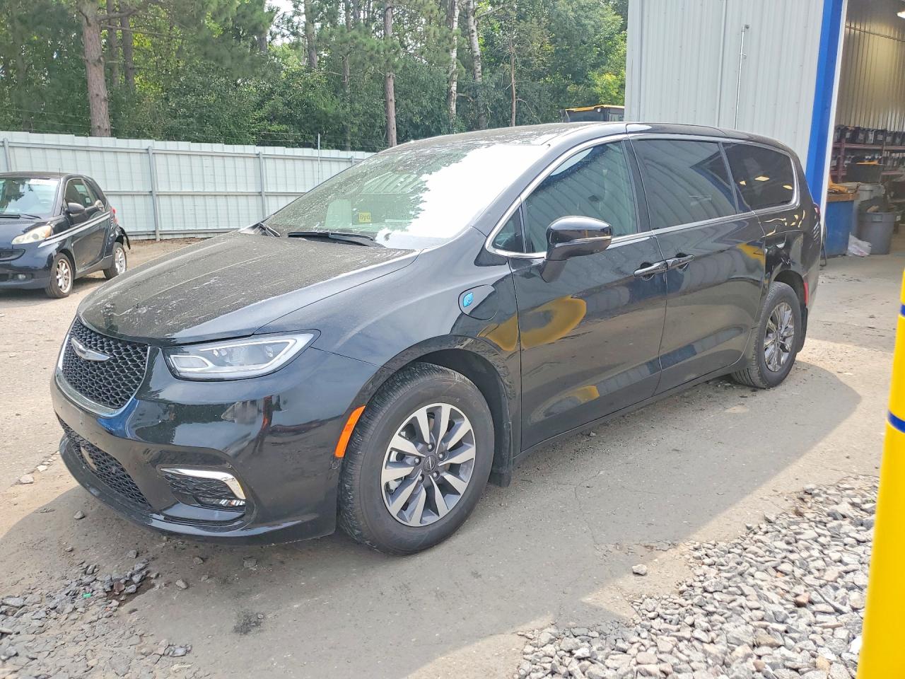 2025 CHRYSLER PACIFICA HYBRID SELECT | 2C4RC1S73SR563633 | UPCARS