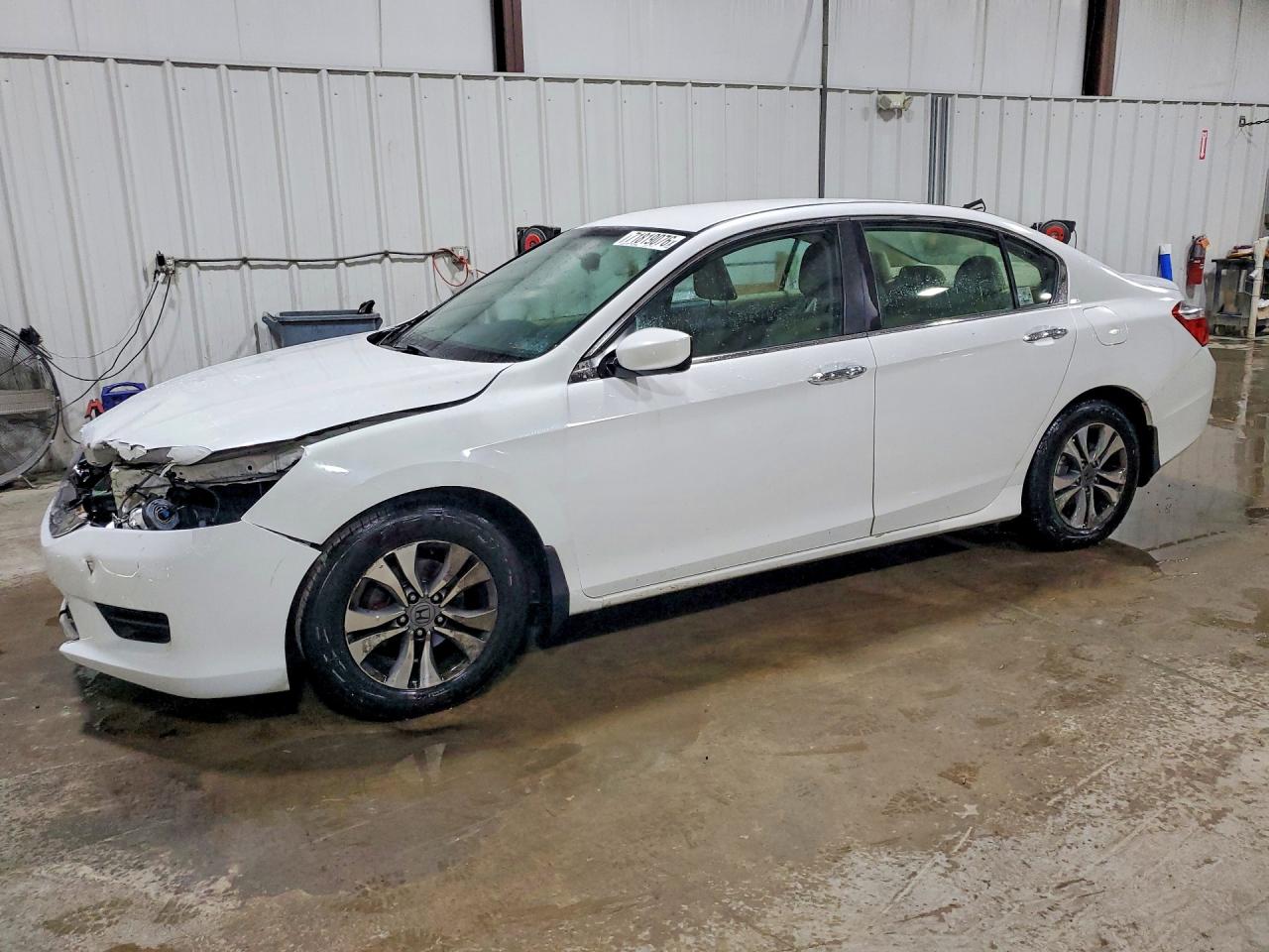 2015 HONDA ACCORD LX | 1HGCR2F39FA001586 | UPCARS