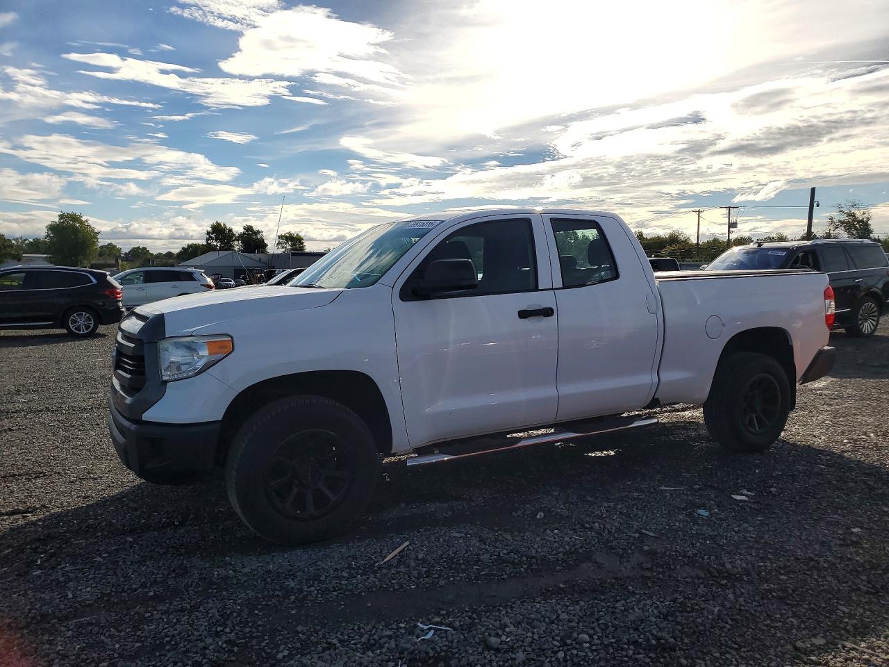2016 TOYOTA TUNDRA SR | 5TFUM5F1XGX064793 | UPCARS
