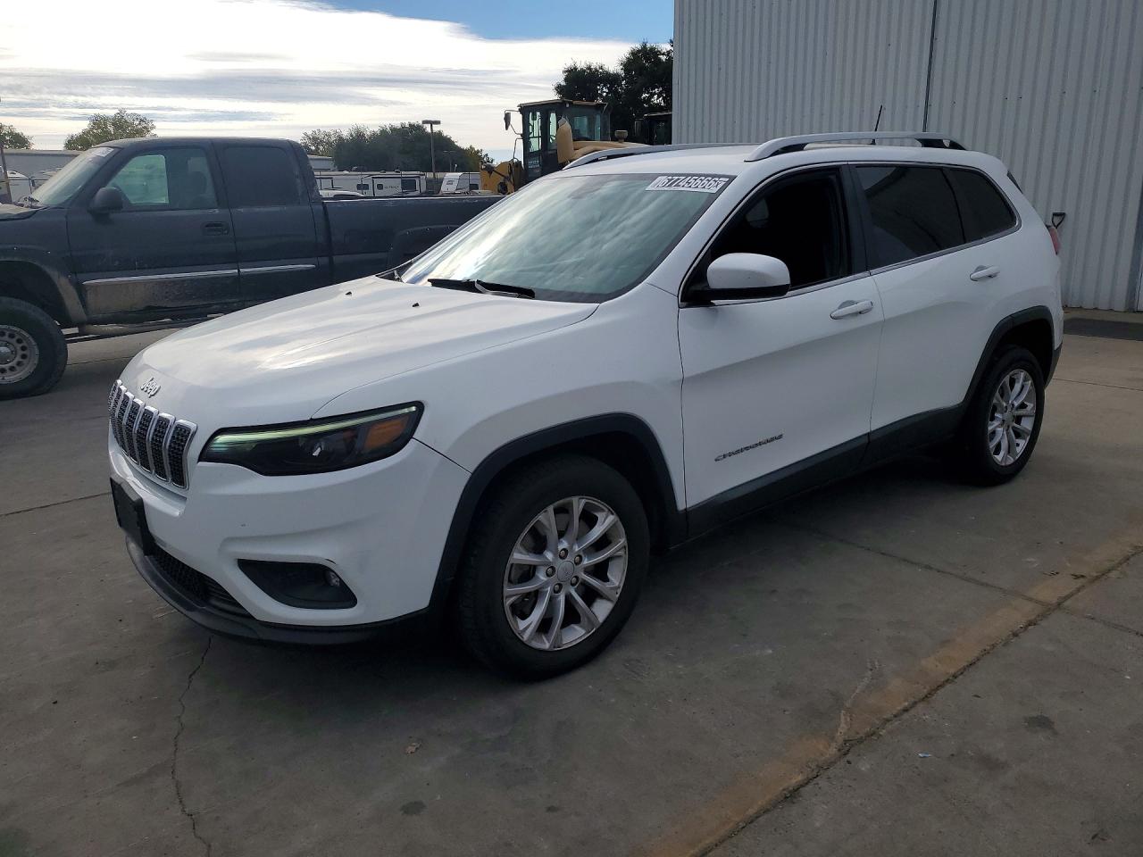 2019 JEEP CHEROKEE LATITUDE | 1C4PJLCB9KD240878 | UPCARS