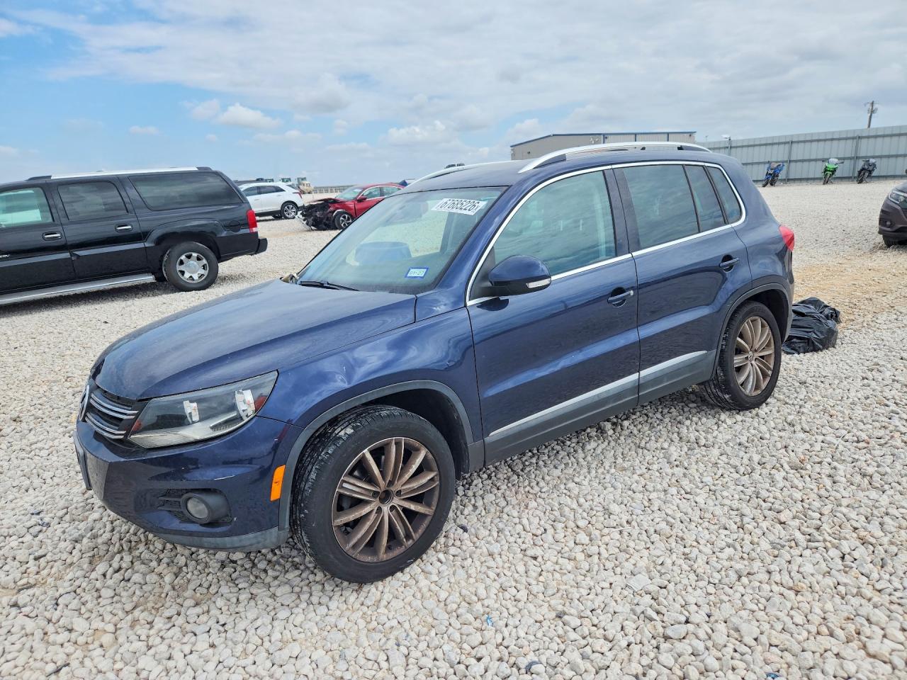 2012 VOLKSWAGEN TIGUAN S | WVGBV7AX6CW552209 | UPCARS