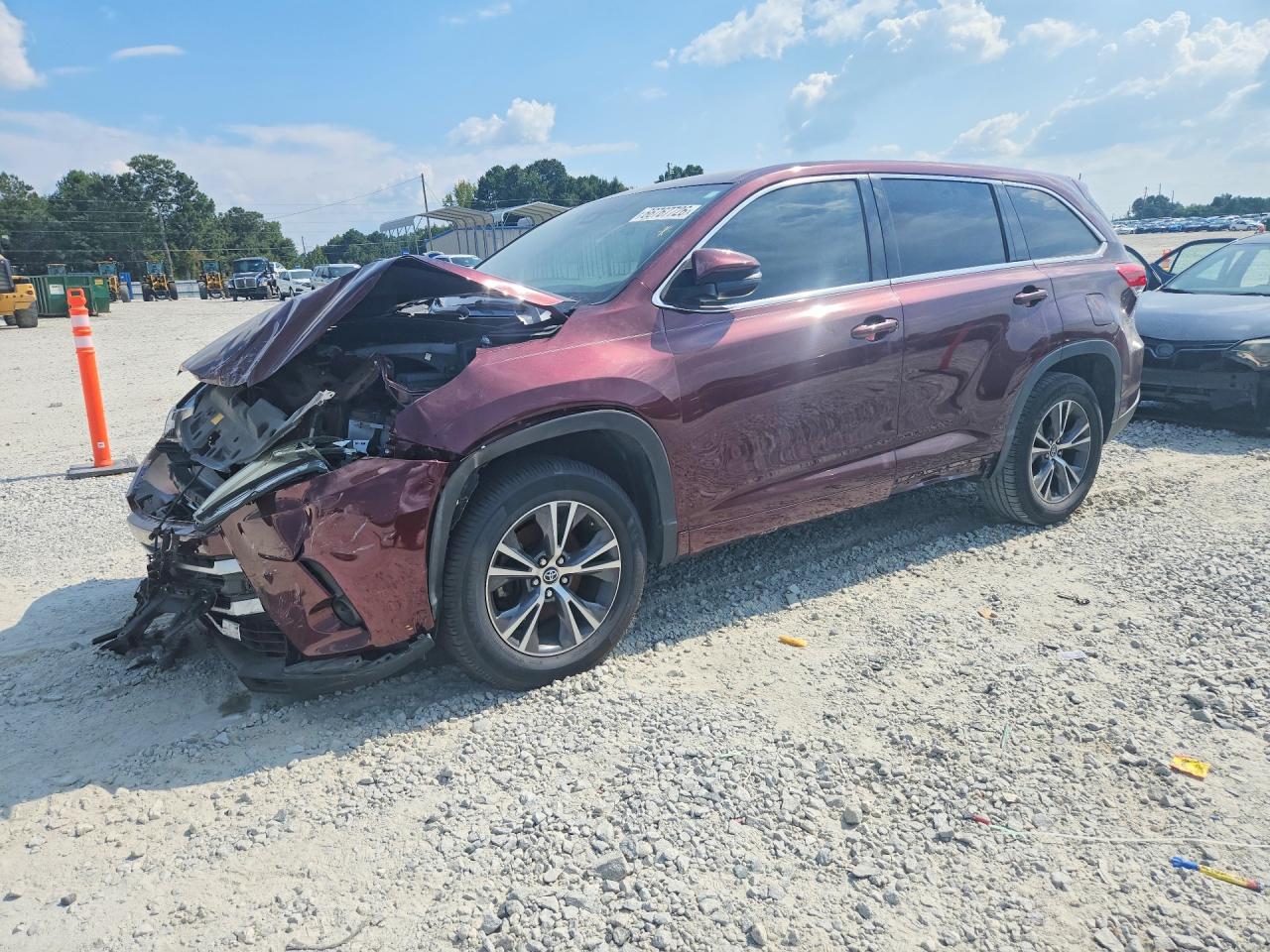 2018 TOYOTA HIGHLANDER LE | 5TDZARFH6JS041124 | UPCARS