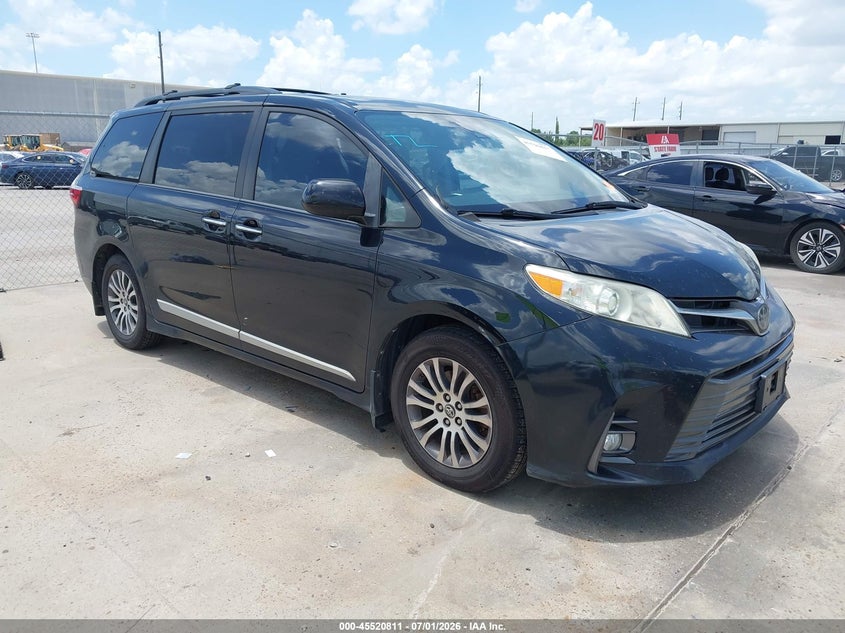 2018 TOYOTA SIENNA XLE PREMIUM 8 PASSENGER | 5TDYZ3DC2JS923156 | UPCARS