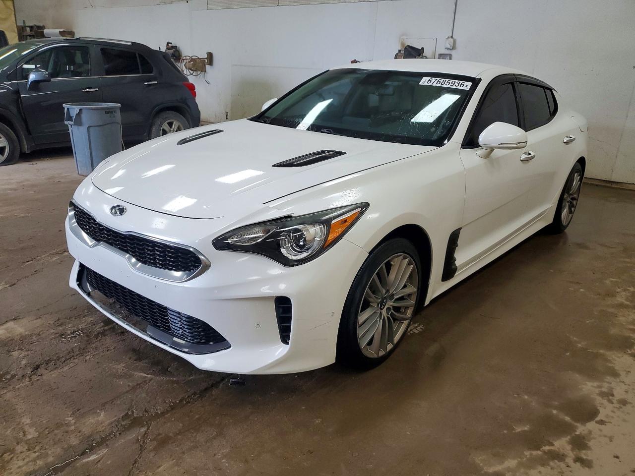 2018 KIA STINGER BASE | KNAE15LA2J6031122 | UPCARS