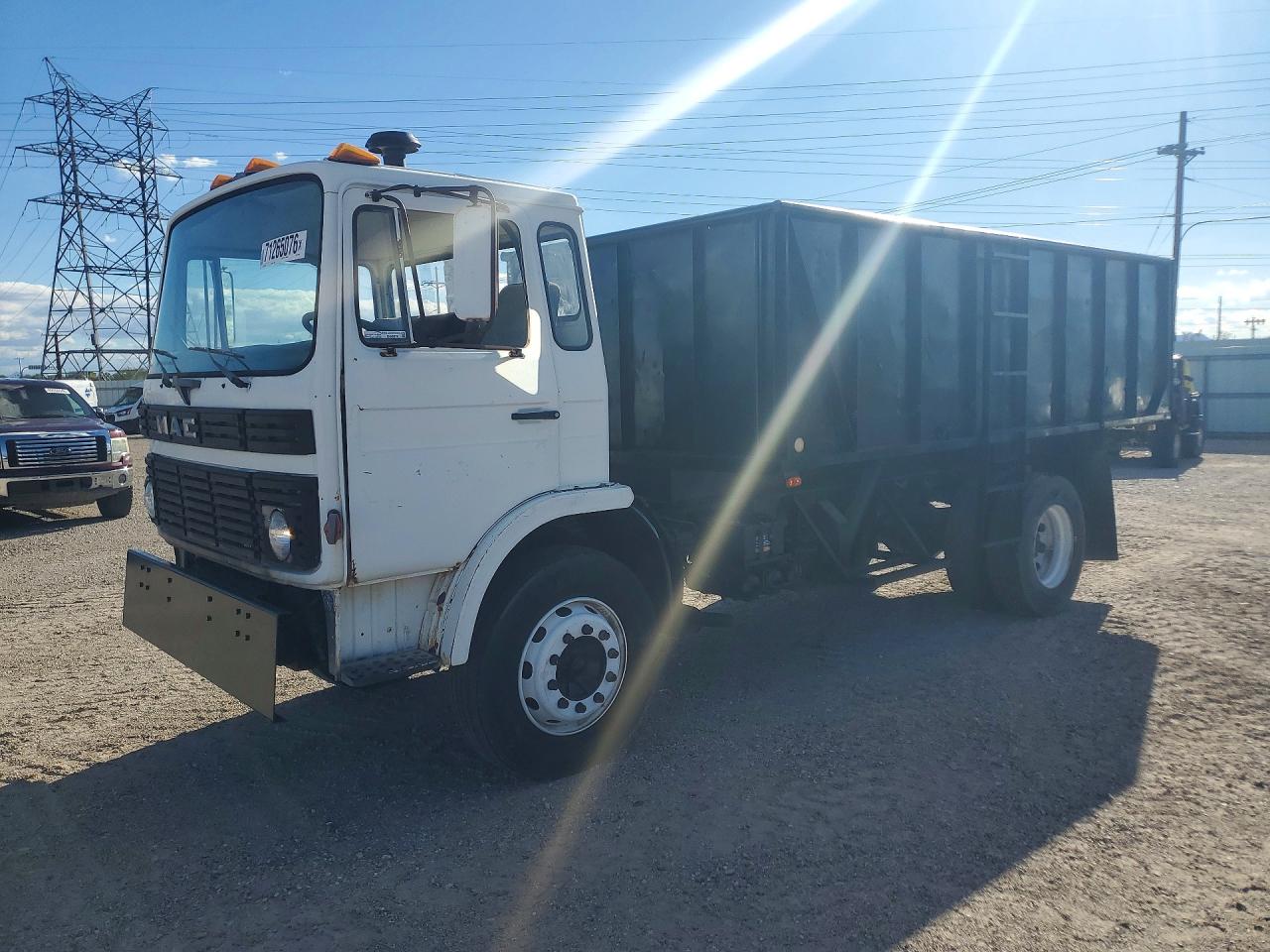 1983 MACK ALL OTHER DUMP TRUCK | VG6M111B4DB016809 | UPCARS