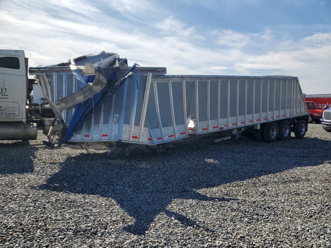 2026 CORN PRO LIVESTOCK HOPPER BOTTOM GRAIN TRAILER | 1T92C503XT0007026 | UPCARS