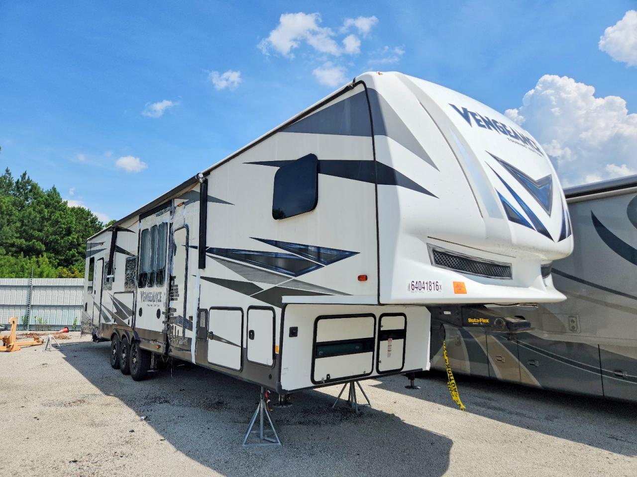 2019 FOREST RIVER VENGEANCE CAMPER | 5ZT3VG5F2K6502625 | UPCARS