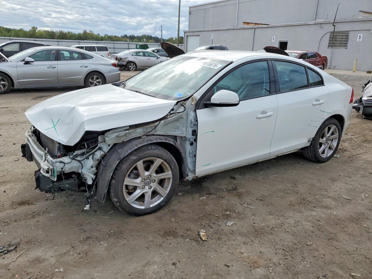 2015 VOLVO S60 | YV126MFJ7F1343058 | UPCARS