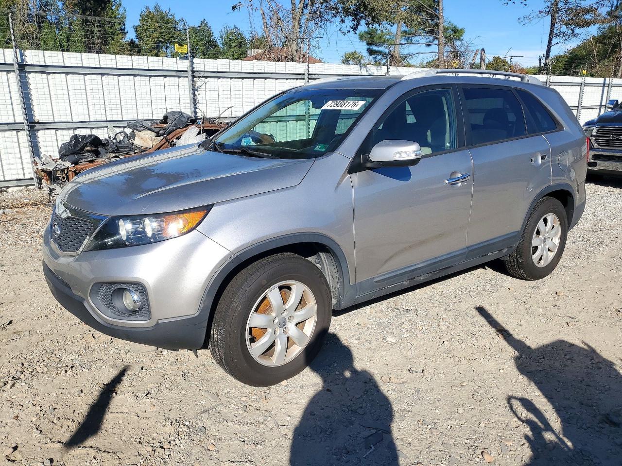 2013 KIA SORENTO LX | 5XYKT3A65DG418297 | UPCARS