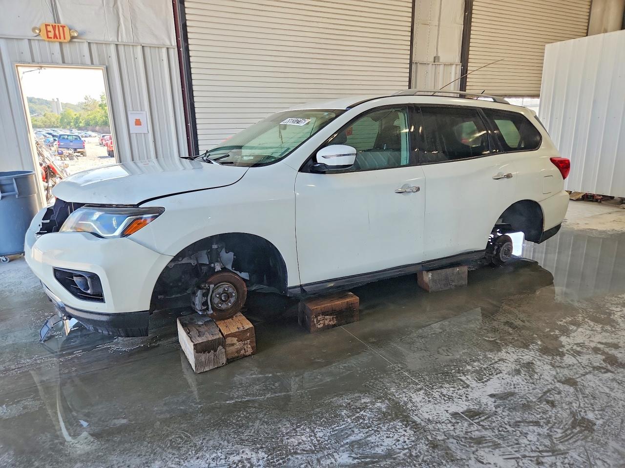 2018 NISSAN PATHFINDER SV | 5N1DR2MM5JC647022 | UPCARS