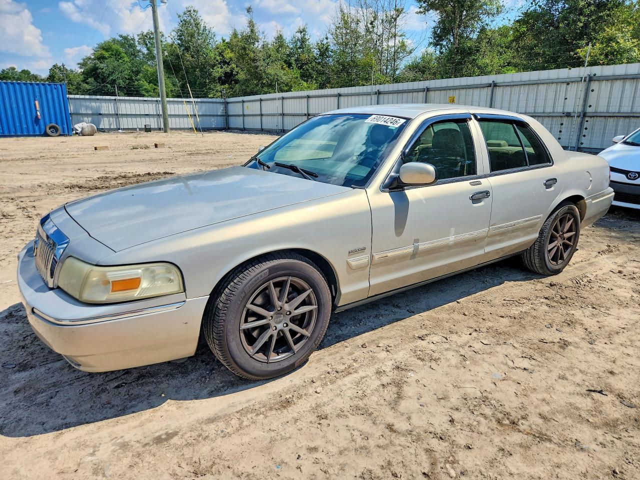2010 MERCURY GRMARQUIS LS | 2MEBM7FV1AX605722 | UPCARS