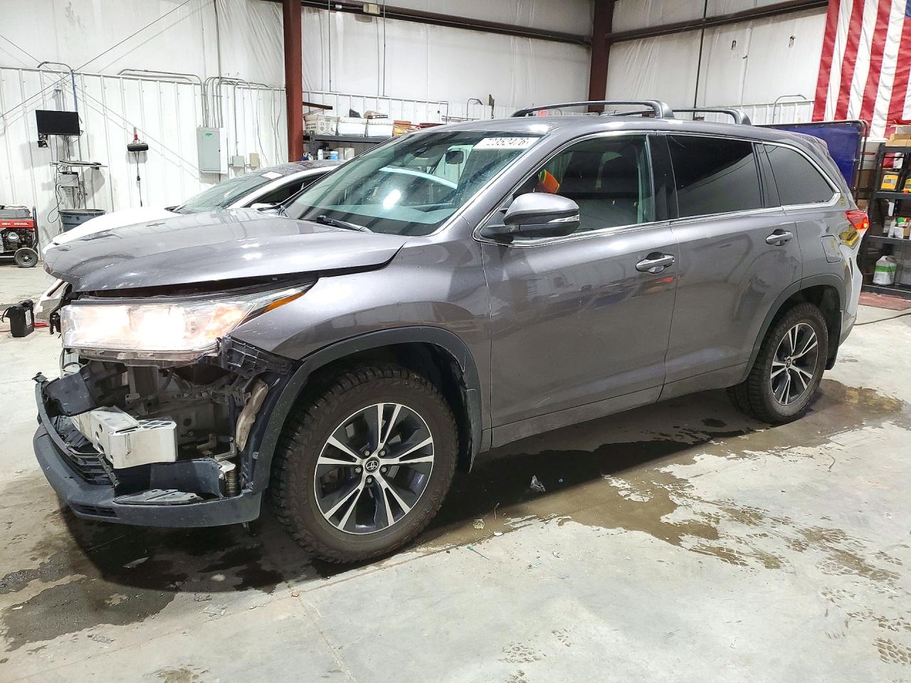 2018 TOYOTA HIGHLANDER LE | 5TDBZRFH6JS843523 | UPCARS