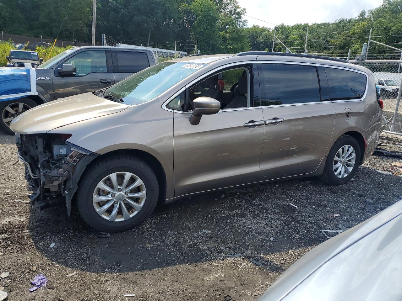 2018 CHRYSLER PACIFICA TOURING PLUS | 2C4RC1FG1JR133379 | UPCARS