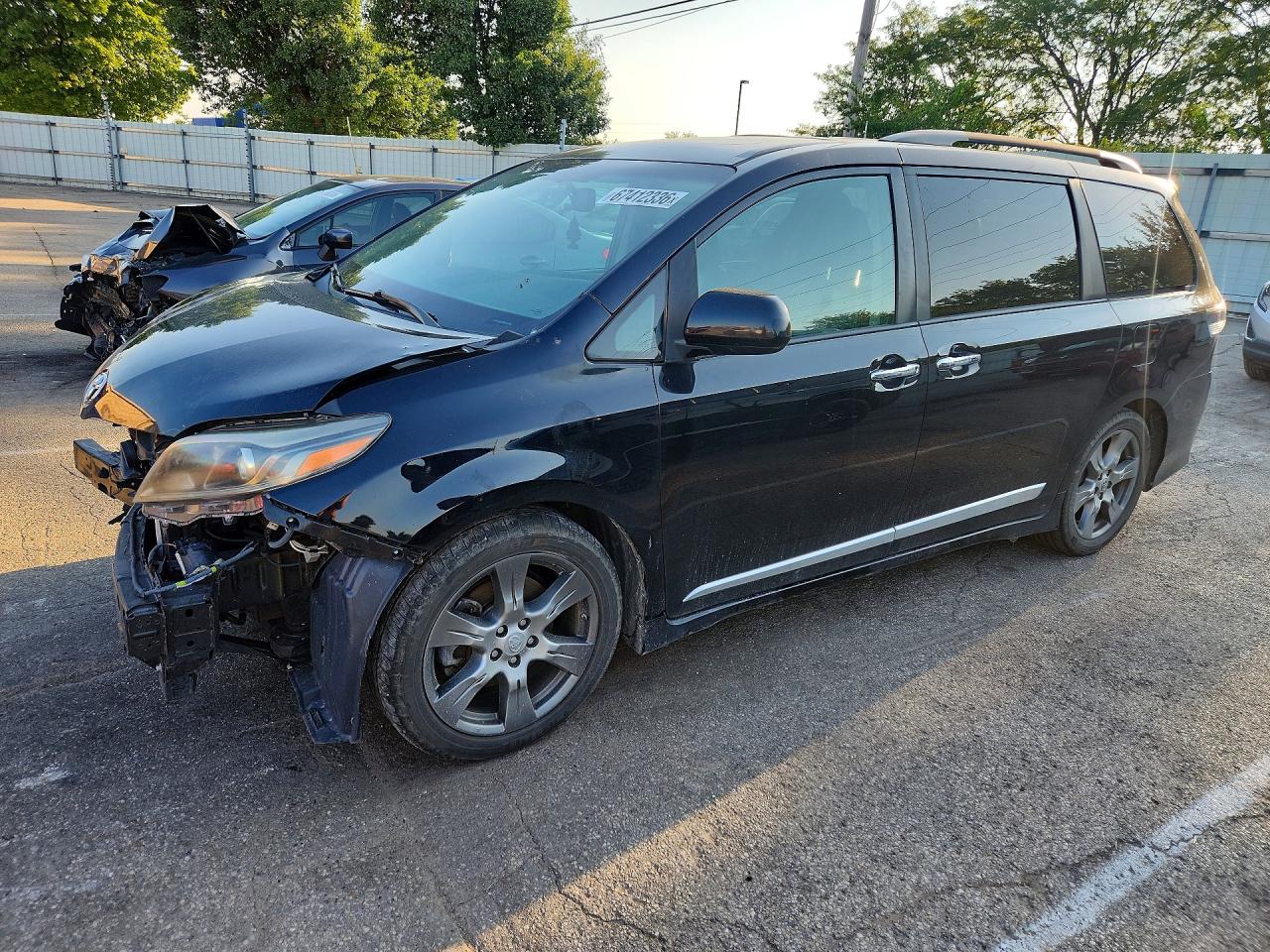 2017 TOYOTA SIENNA SE | 5TDXZ3DC7HS823074 | UPCARS