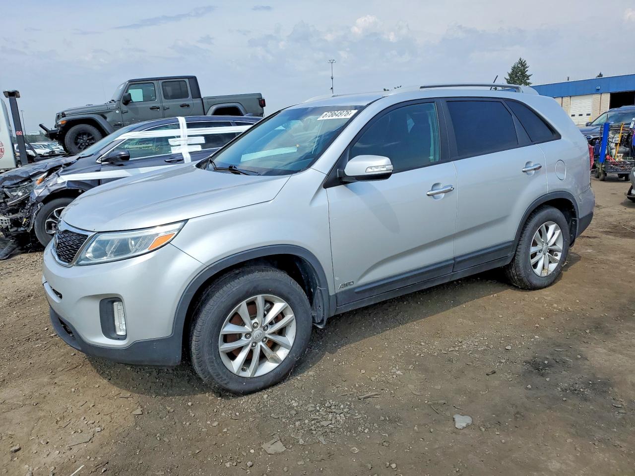 2015 KIA SORENTO LX | 5XYKTCA66FG604112 | UPCARS