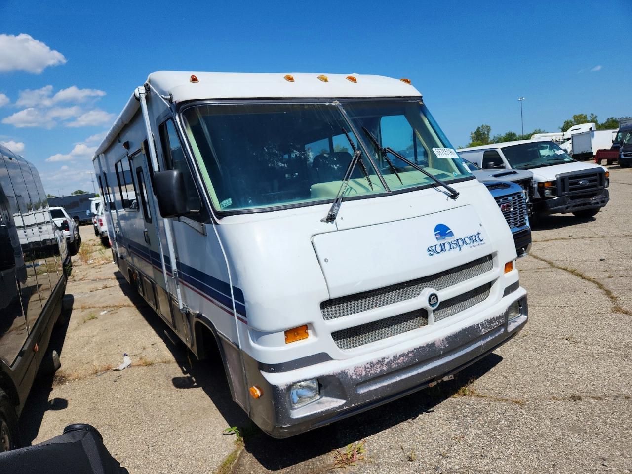 1994 GULF STREAM P SERIES RV | 1GBJP37N2R3314946 | UPCARS