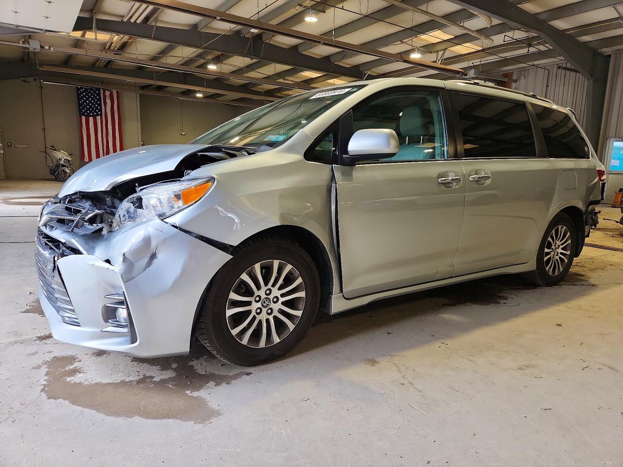 2019 TOYOTA SIENNA XLE 8-PASSENGER | 5TDYZ3DC1KS996519 | UPCARS