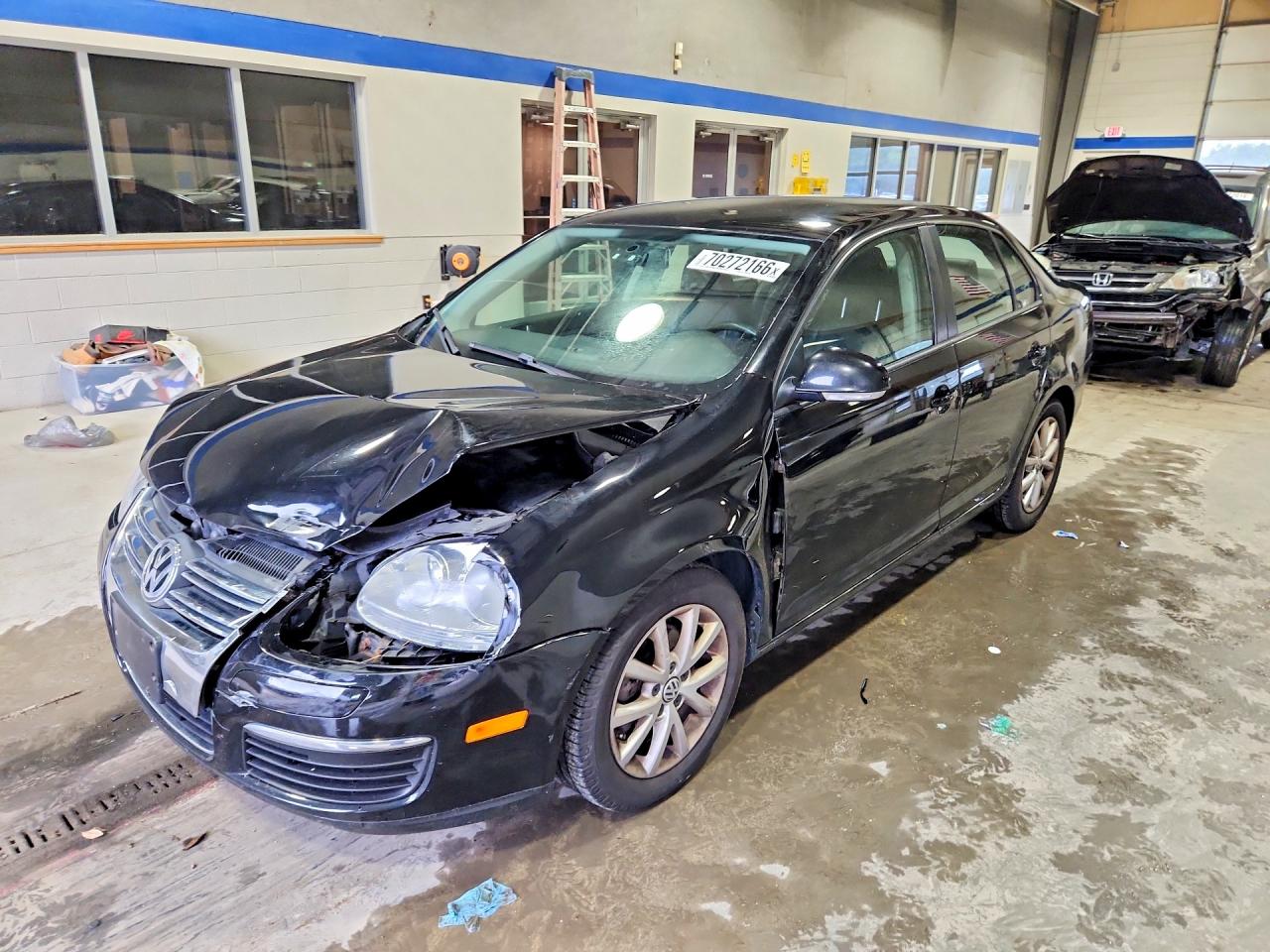2010 VOLKSWAGEN JETTA LIMITED | 3VWAX7AJ0AM129805 | UPCARS