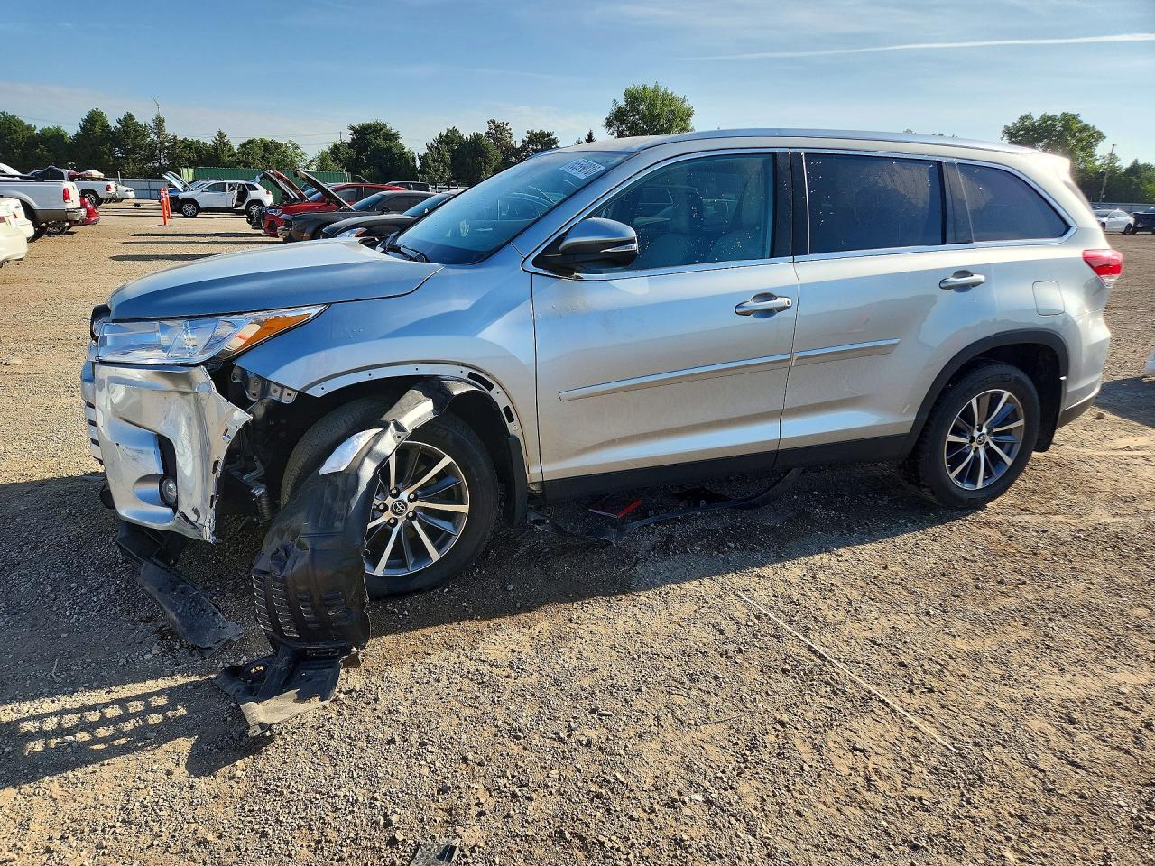 2019 TOYOTA HIGHLANDER XLE | 5TDJZRFH6KS569141 | UPCARS