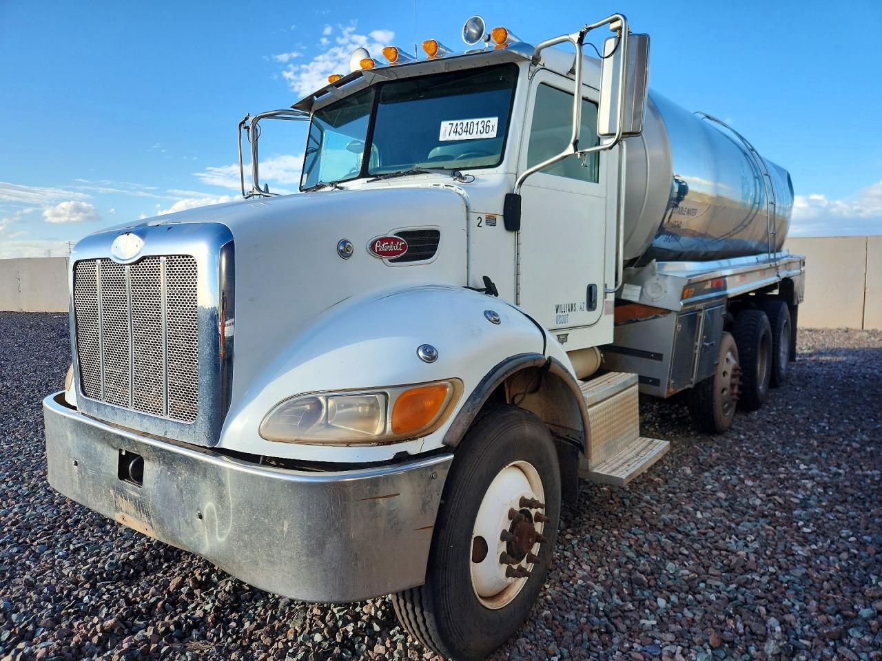 2006 PETERBILT 335 FUEL / LUBE TRUCK | 2NPLLD0XX6M891895 | UPCARS