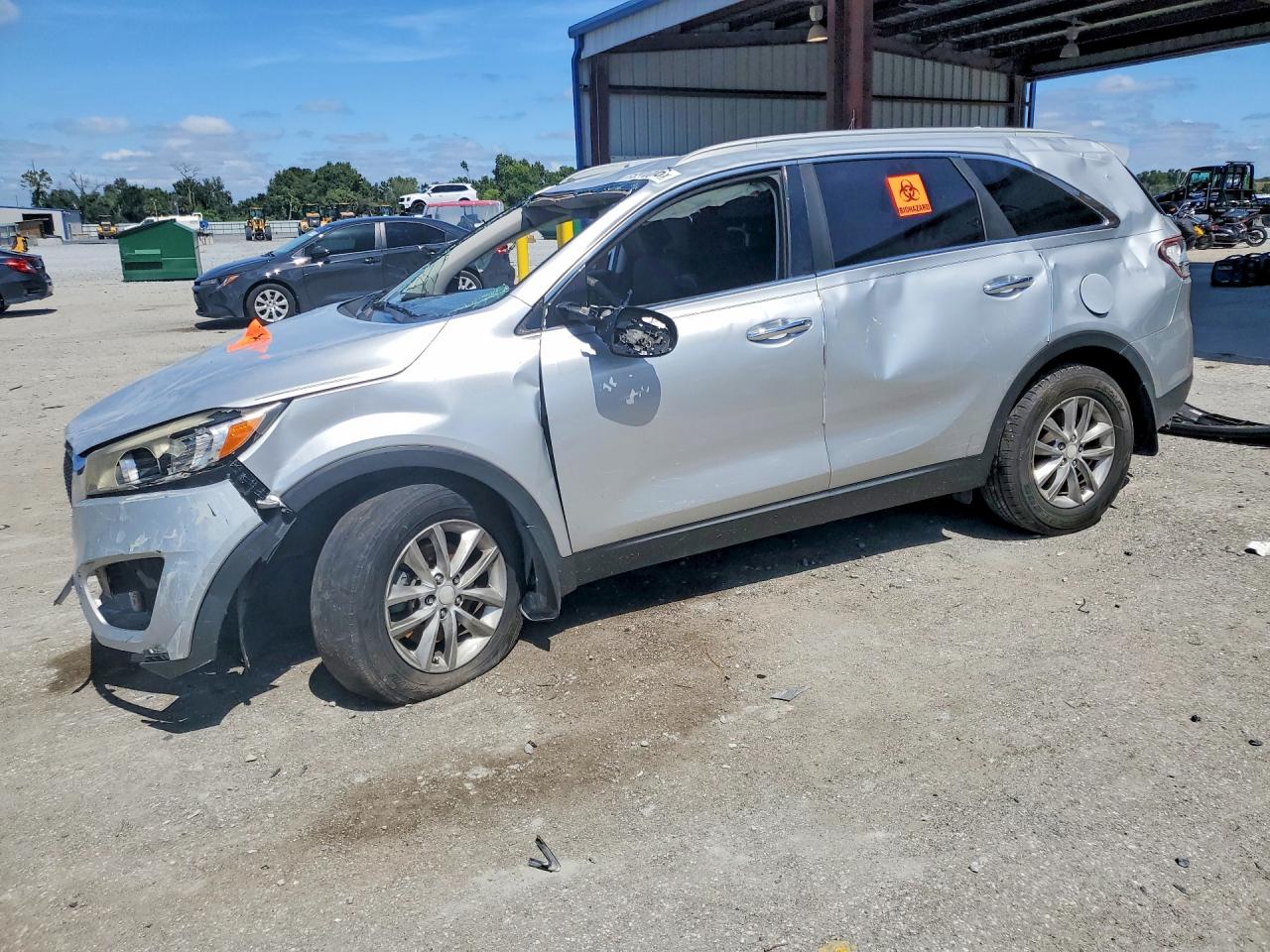 2016 KIA SORENTO LX | 5XYPG4A39GG017121 | UPCARS