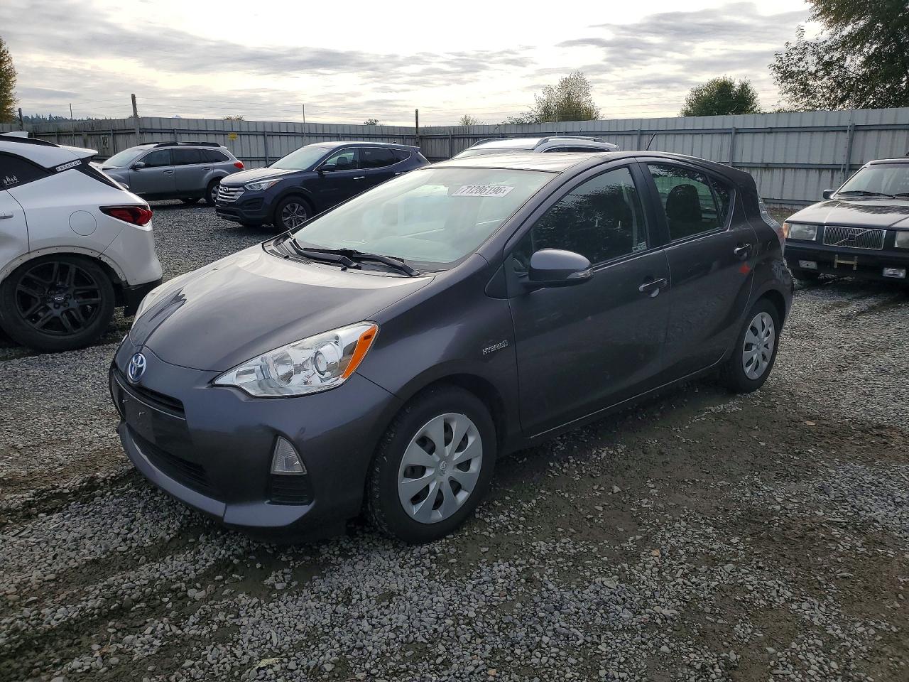 2014 TOYOTA PRIUS TWO | JTDKDTB37E1569466 | UPCARS