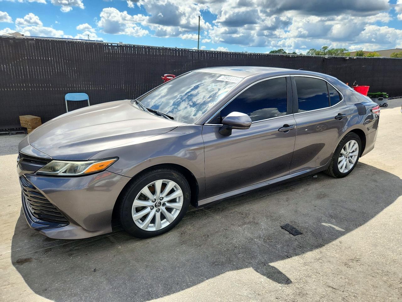 2018 TOYOTA CAMRY LE | 4T1B11HK2JU567849 | UPCARS