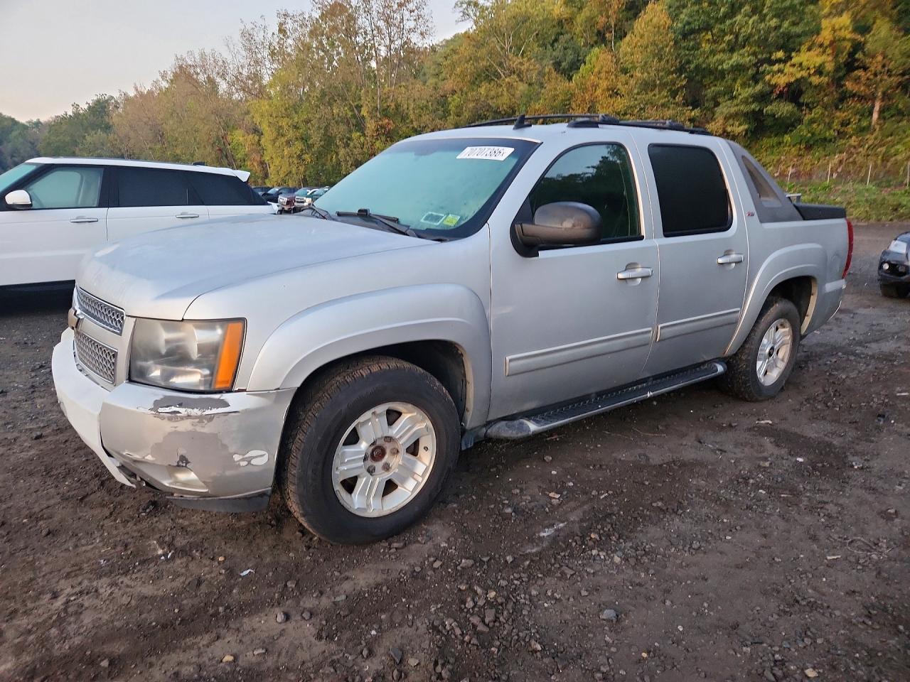 2011 CHEVROLET AVALANCHE LT | 3GNTKFE3XBG158946 | UPCARS