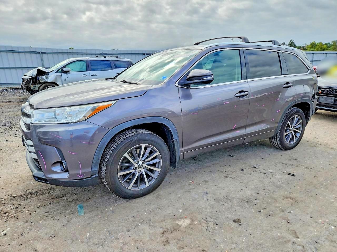 2018 TOYOTA HIGHLANDER XLE | 5TDJZRFH3JS529596 | UPCARS