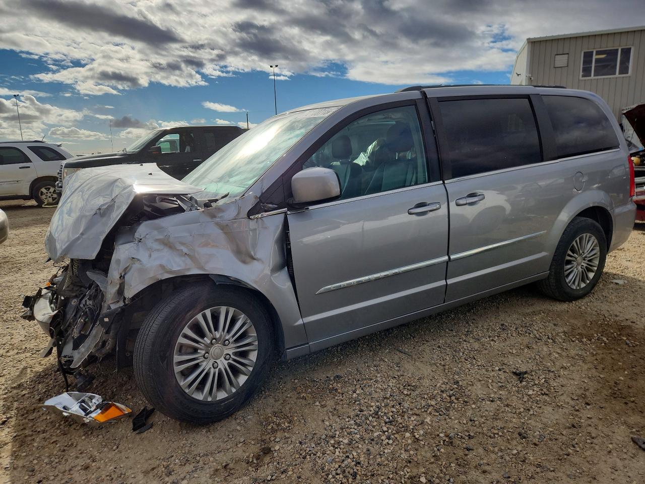 2016 CHRYSLER MINIVAN TOURING L | 2C4RC1CG0GR215200 | UPCARS