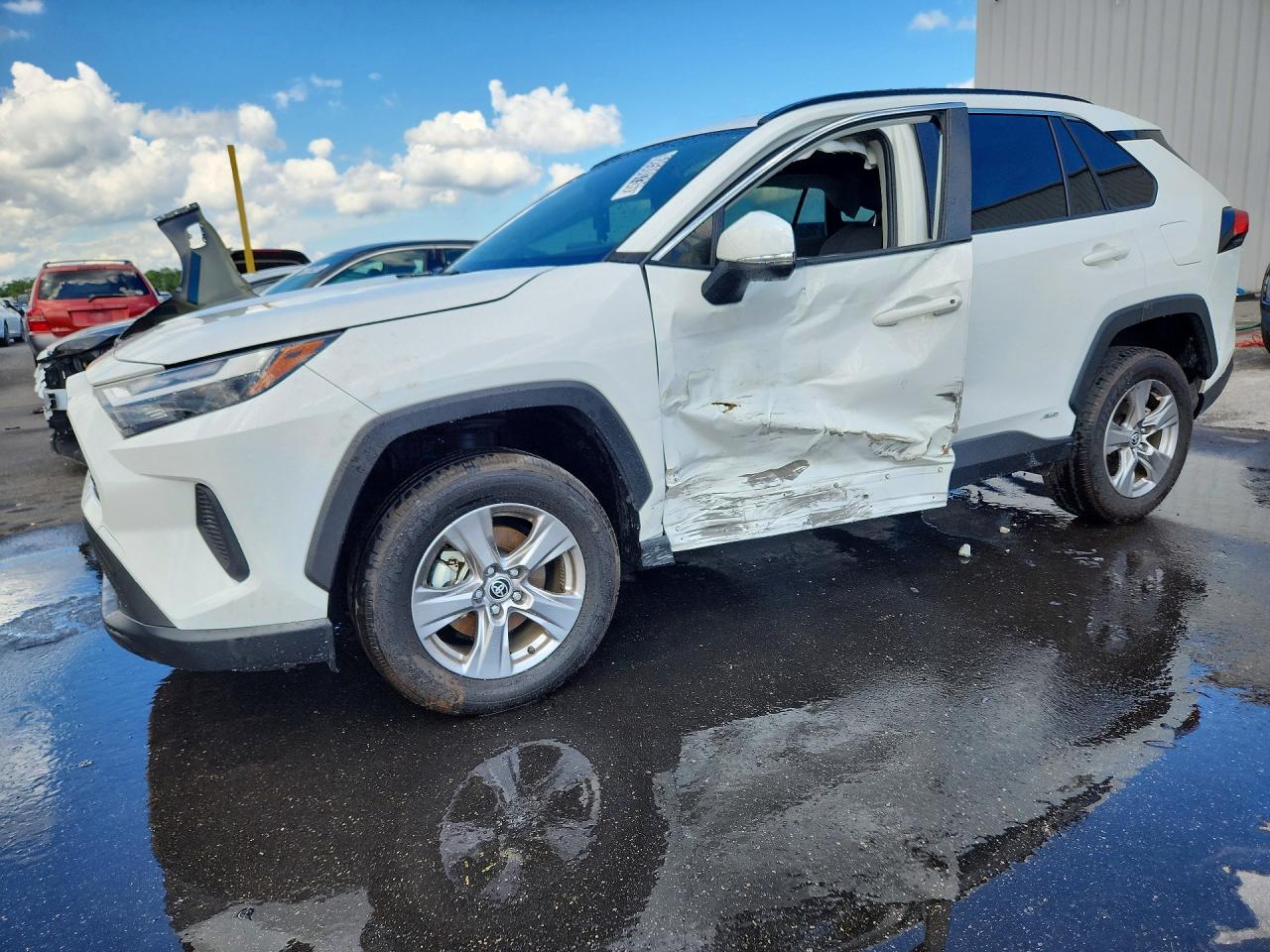 2025 TOYOTA RAV4 XLE | JTMRWRFV5SD330502 | UPCARS