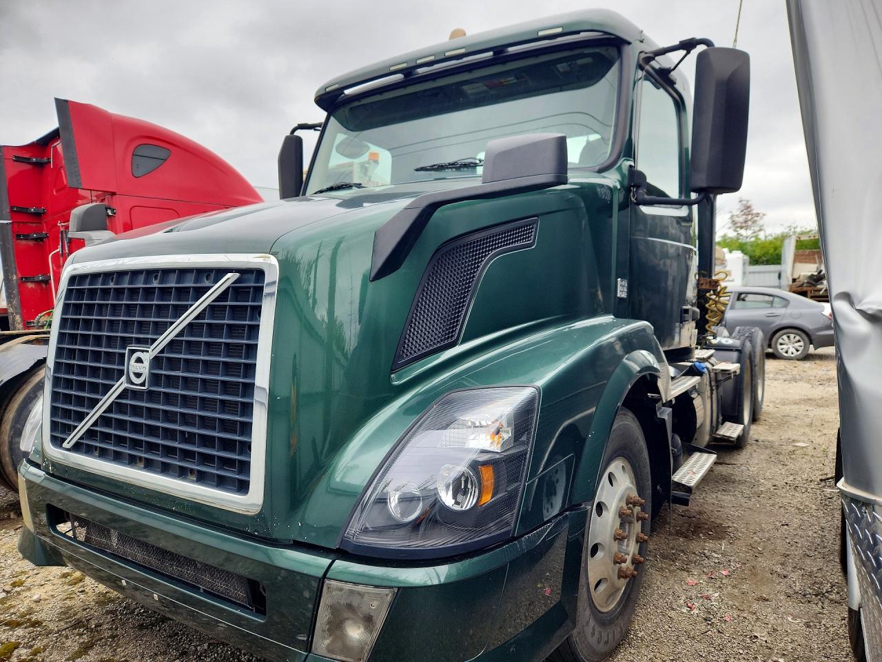 2013 VOLVO VN SEMI TRUCK | 4V4NC9EG0DN137394 | UPCARS