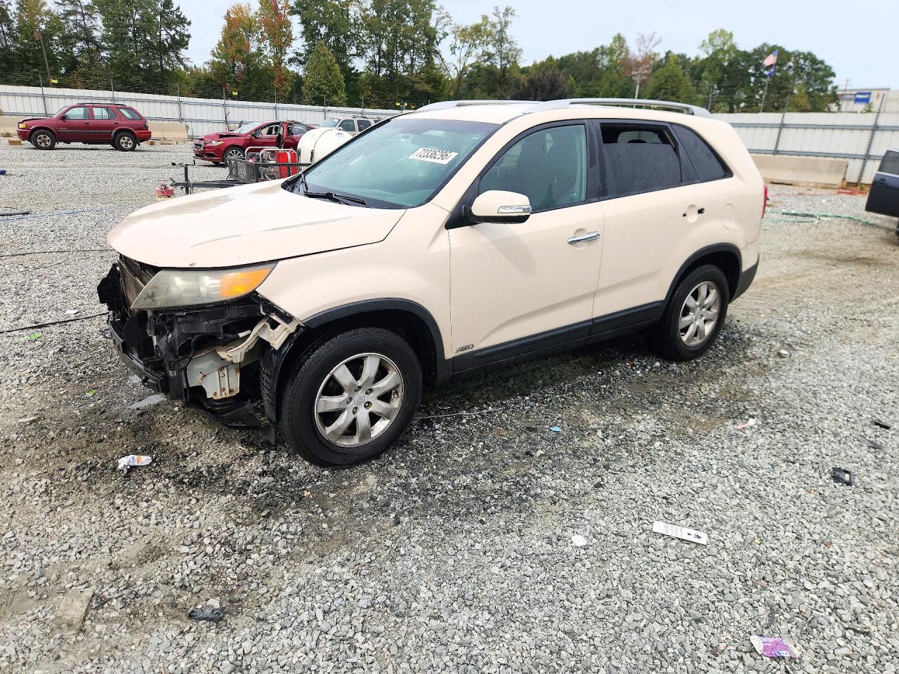 2011 KIA SORENTO LX | 5XYKTDA2XBG150007 | UPCARS