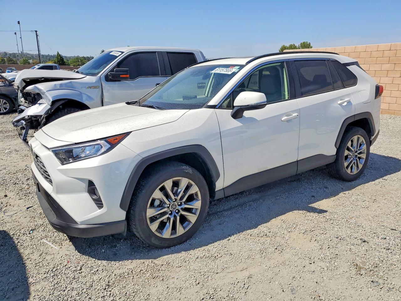 2019 TOYOTA RAV4 XLE PREMIUM | JTMC1RFV6KD505909 | UPCARS