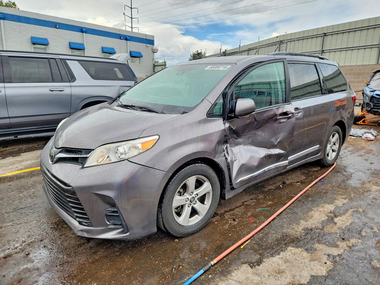 2018 TOYOTA SIENNA LE | 5TDKZ3DC5JS921276 | UPCARS