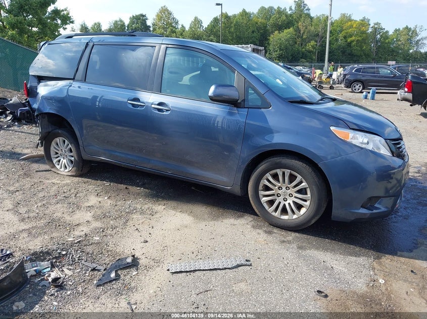 2017 TOYOTA SIENNA XLE 8 PASSENGER | 5TDYZ3DCXHS861192 | UPCARS