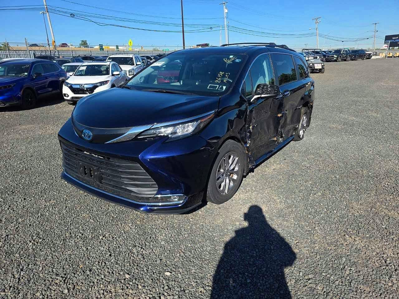 2023 TOYOTA SIENNA XLE | 5TDJSKFC9PS104196 | UPCARS