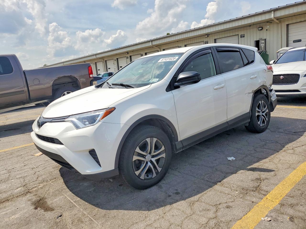 2017 TOYOTA RAV4 LE | JTMBFREV2HJ175033 | UPCARS