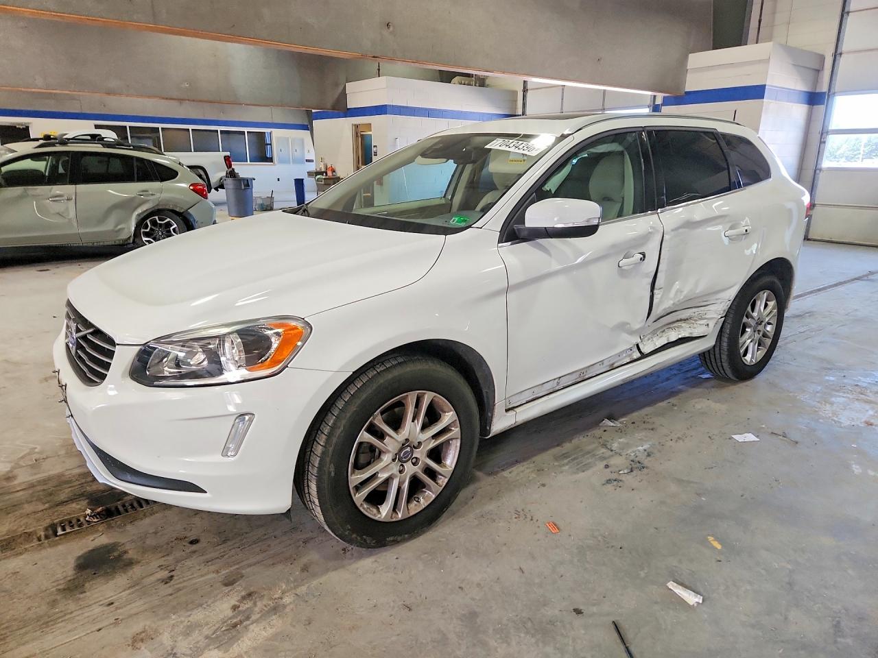 2015 VOLVO XC60 T5 PREMIER | YV440MDB3F2579094 | UPCARS