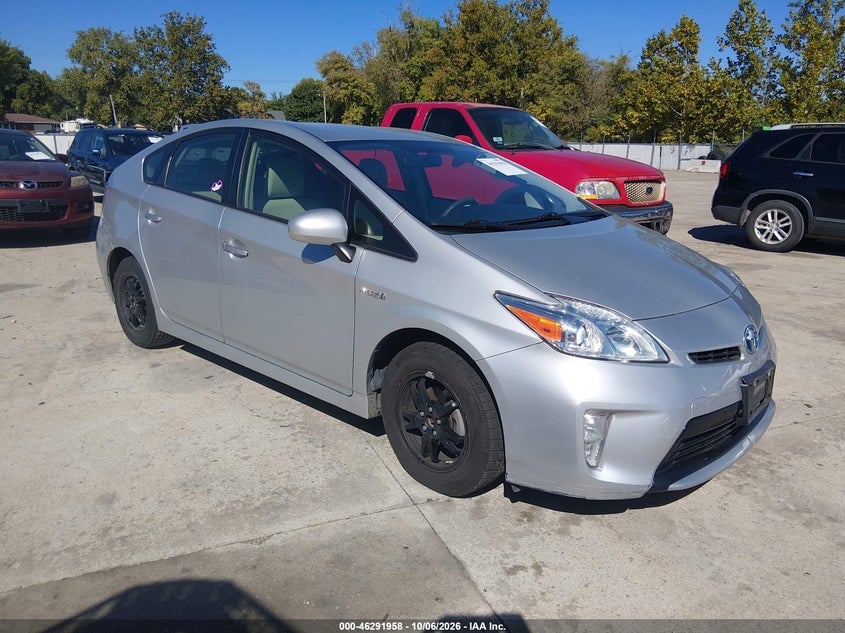 2015 TOYOTA PRIUS TWO | JTDKN3DU2F1883157 | UPCARS