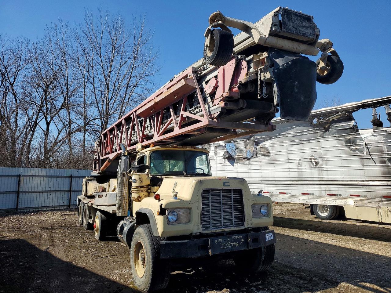1991 MACK ALL OTHE RD MATERIAL CONVEYOR TRUCK | 1M2P264C1MM009056 | UPCARS