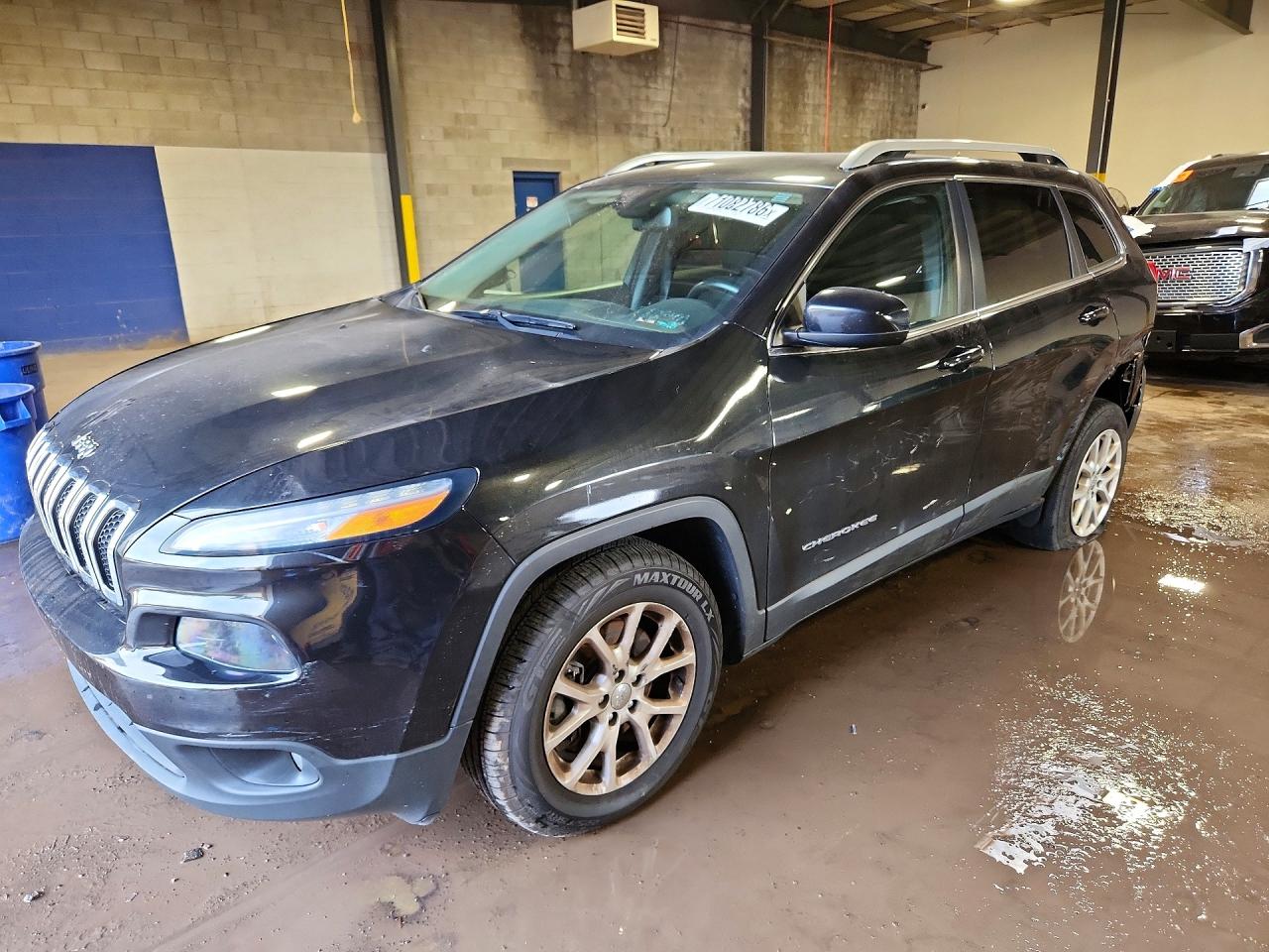 2015 JEEP CHEROKEE LATITUDE | 1C4PJMCB2FW784588 | UPCARS